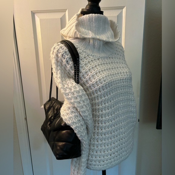 YSL lambskin black quilted shoulder bag - Picture 14 of 15